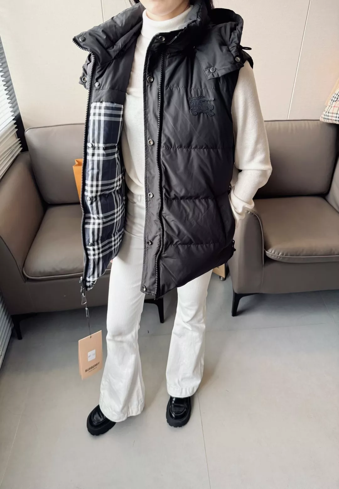 버버리 체크 패턴 양면 구스다운 패딩 조끼 상세 이미지 11