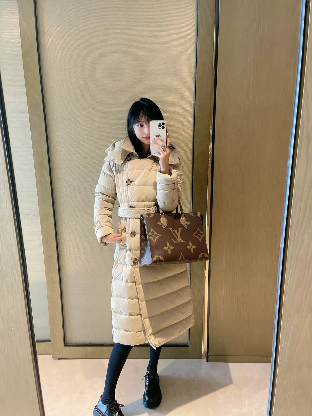 버버리 화이트 구스다운 더블버튼 롱 패딩 상세 이미지 13