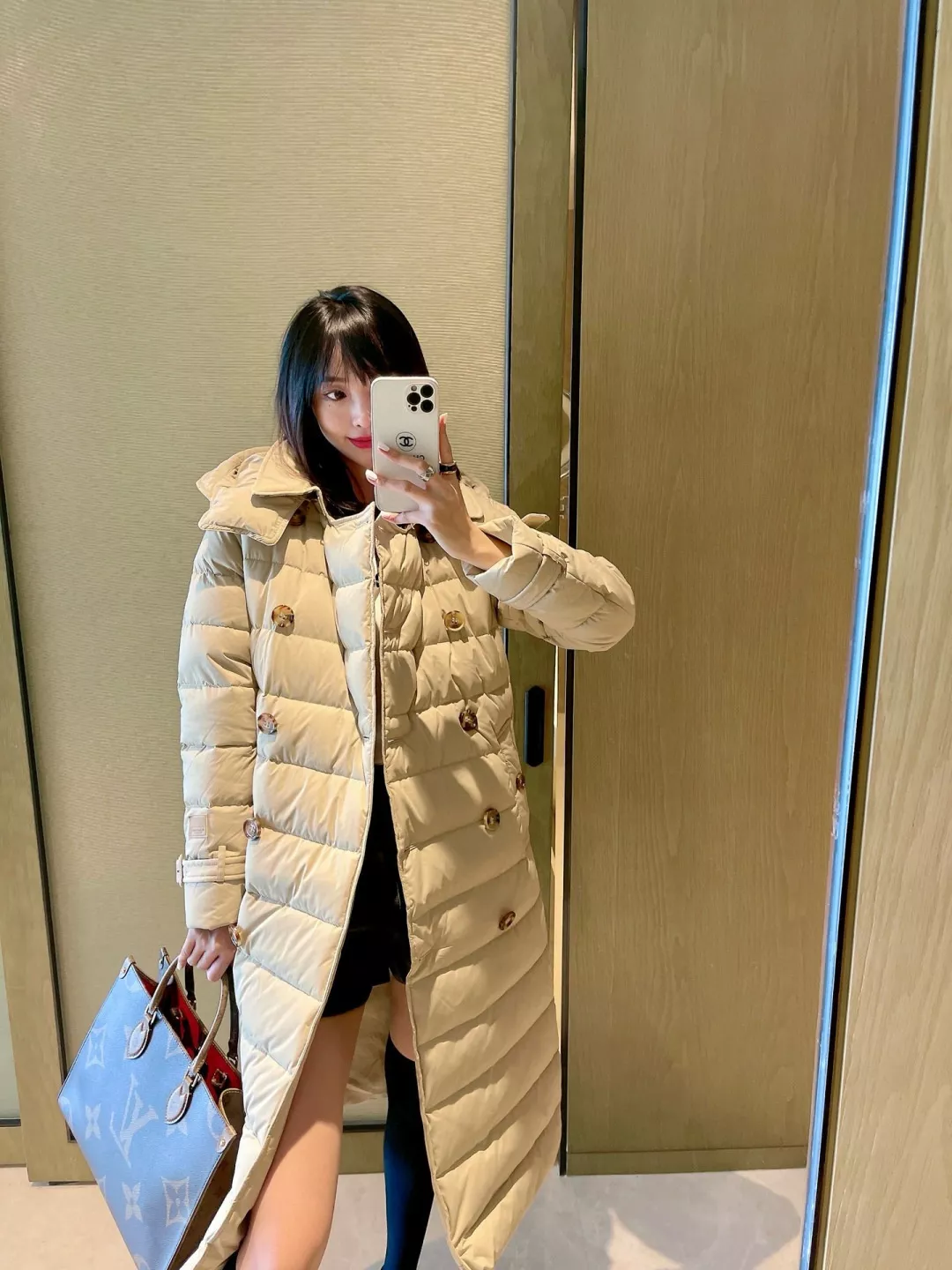 버버리 화이트 구스다운 더블버튼 롱 패딩 상세 이미지 11