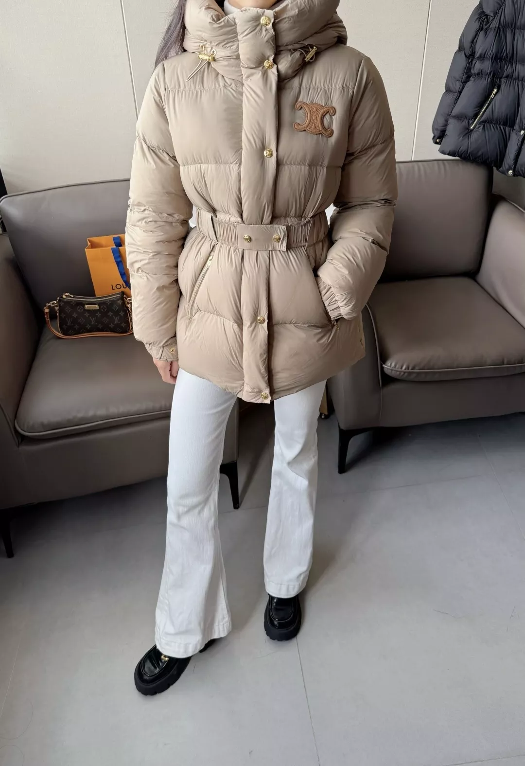 셀린느 벨트 후드 슬림핏 구스다운 패딩 상세 이미지 11