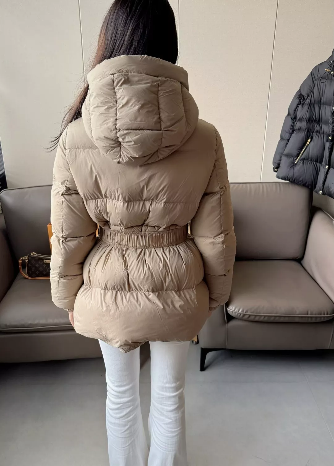셀린느 벨트 후드 슬림핏 구스다운 패딩 상세 이미지 19