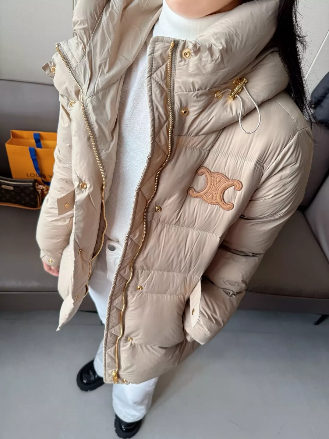셀린느 벨트 후드 슬림핏 구스다운 패딩 상세 이미지 18