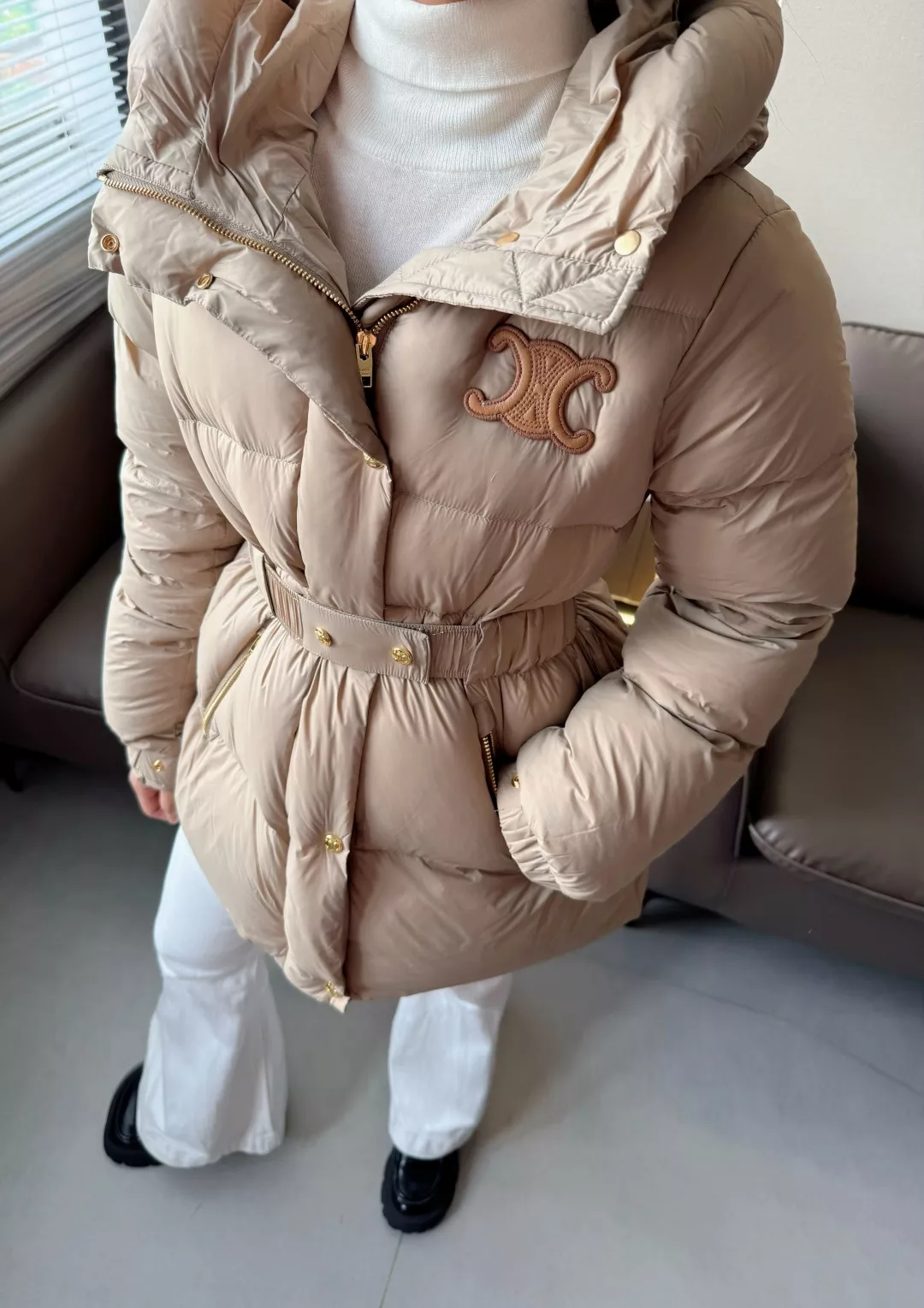 셀린느 벨트 후드 슬림핏 구스다운 패딩 상세 이미지 12