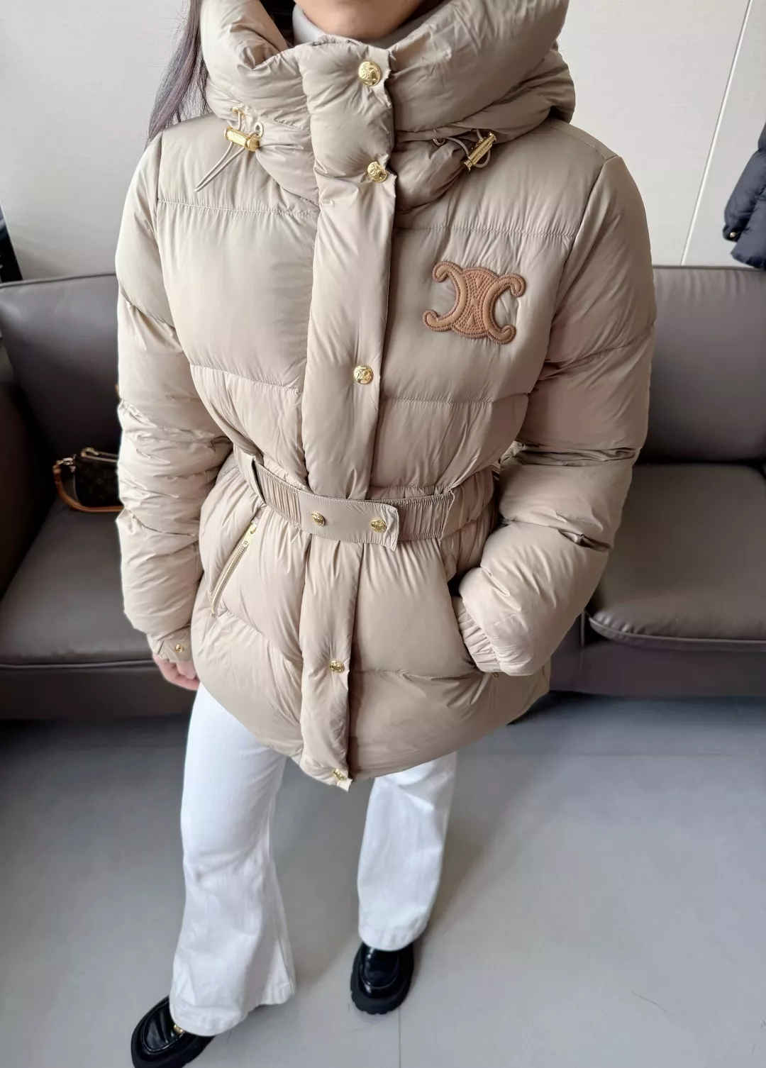셀린느 벨트 후드 슬림핏 구스다운 패딩 상세 이미지 13
