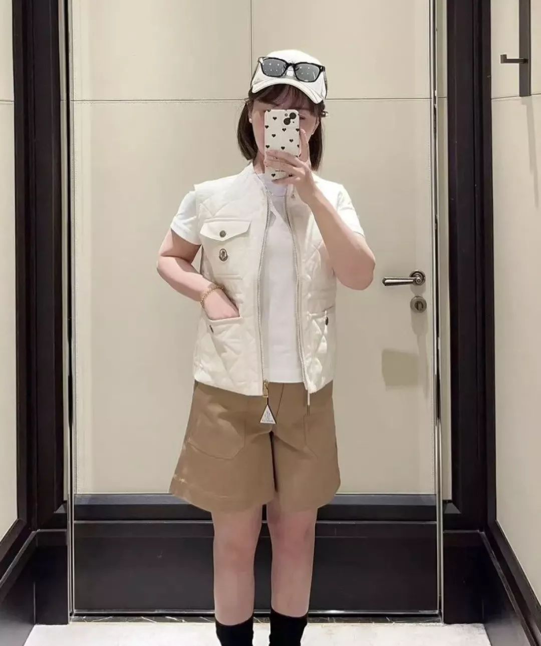 몽클레어 다이아 퀼팅 리넨 코튼 패딩 조끼 상세 이미지 21