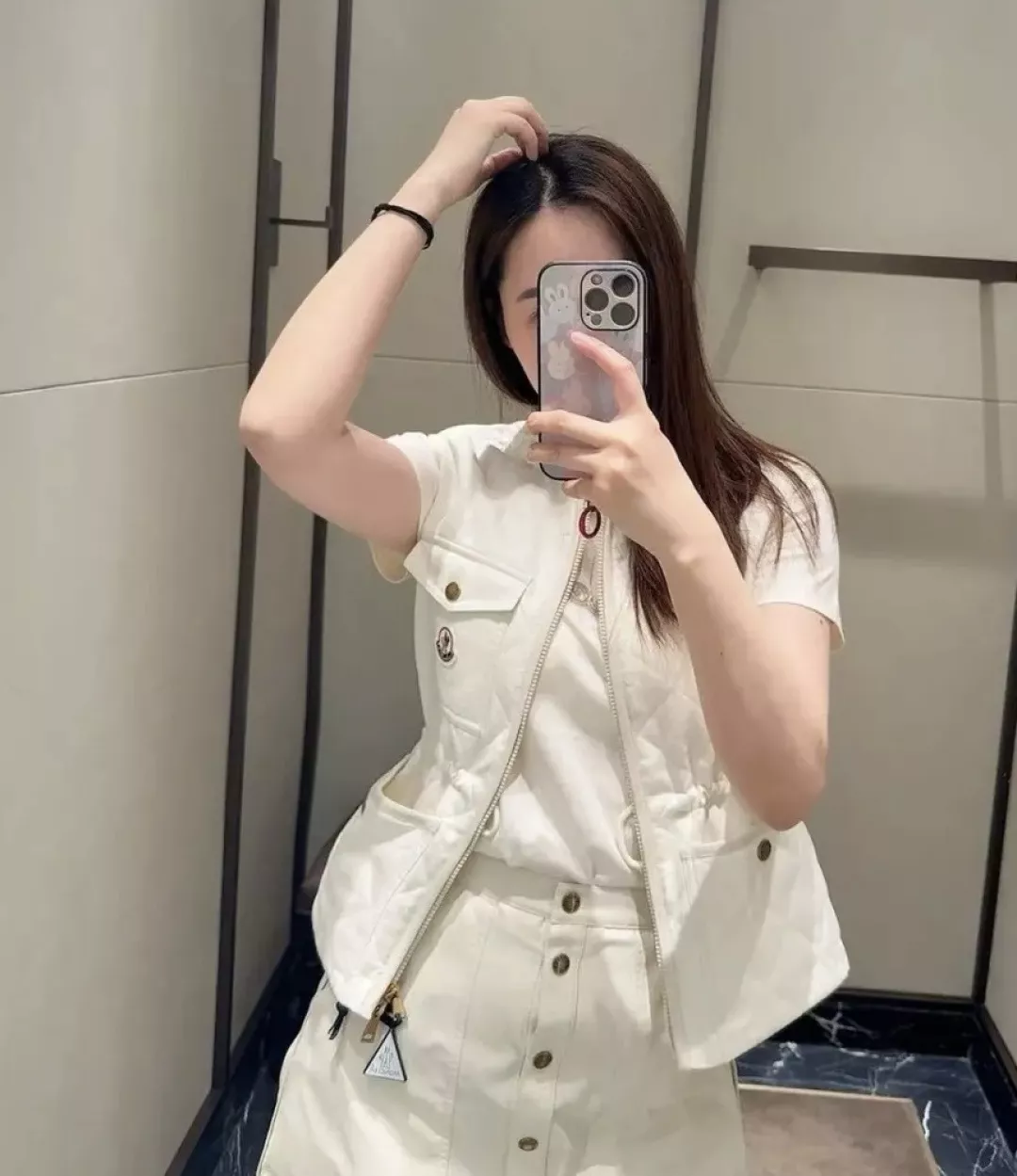 몽클레어 다이아 퀼팅 리넨 코튼 패딩 조끼 상세 이미지 17