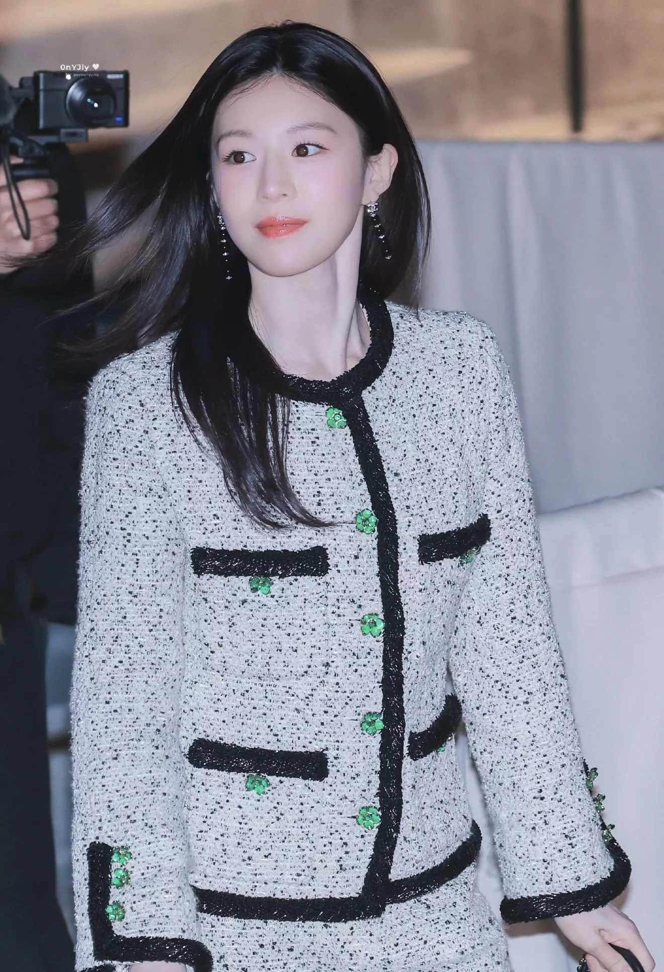 샤넬 플라워 버튼 배색 트위드 재킷 상세 이미지 22
