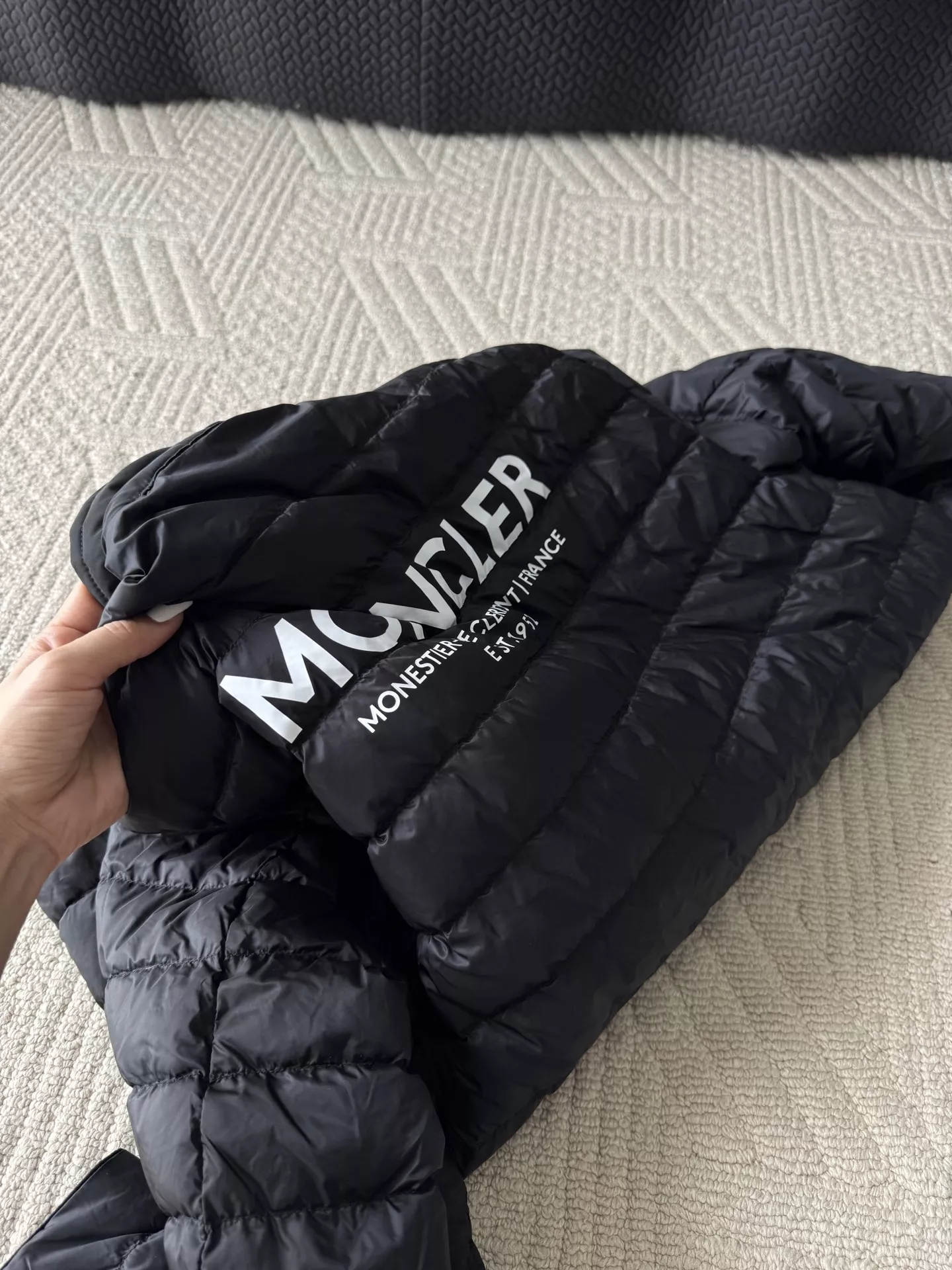 몽클레어 양면 경량 거위털 카라 패딩 재킷 상세 이미지 46