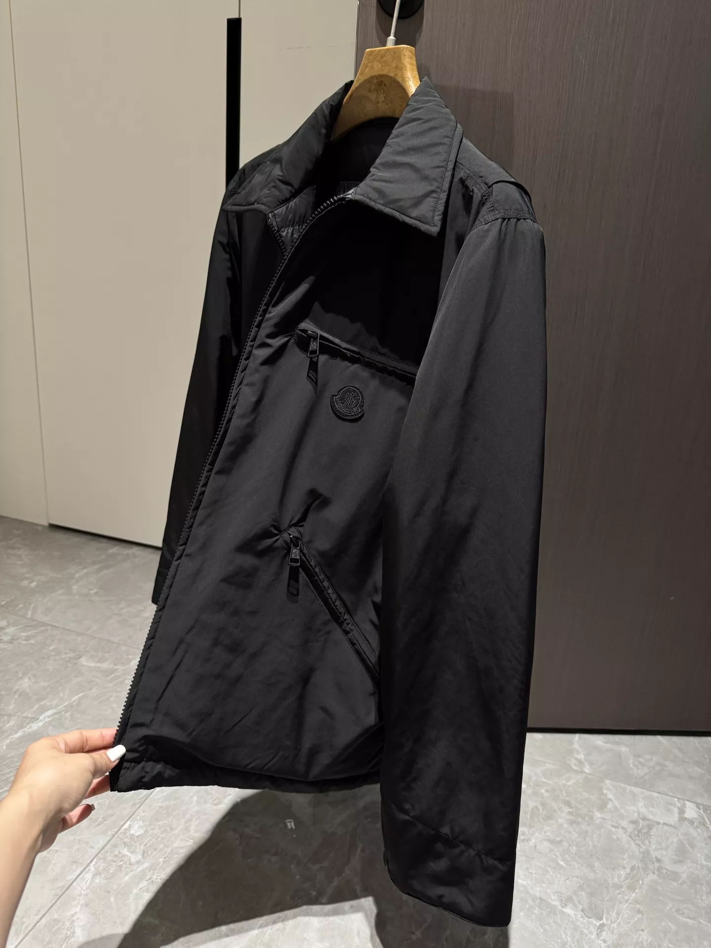몽클레어 양면 경량 거위털 카라 패딩 재킷 상세 이미지 3