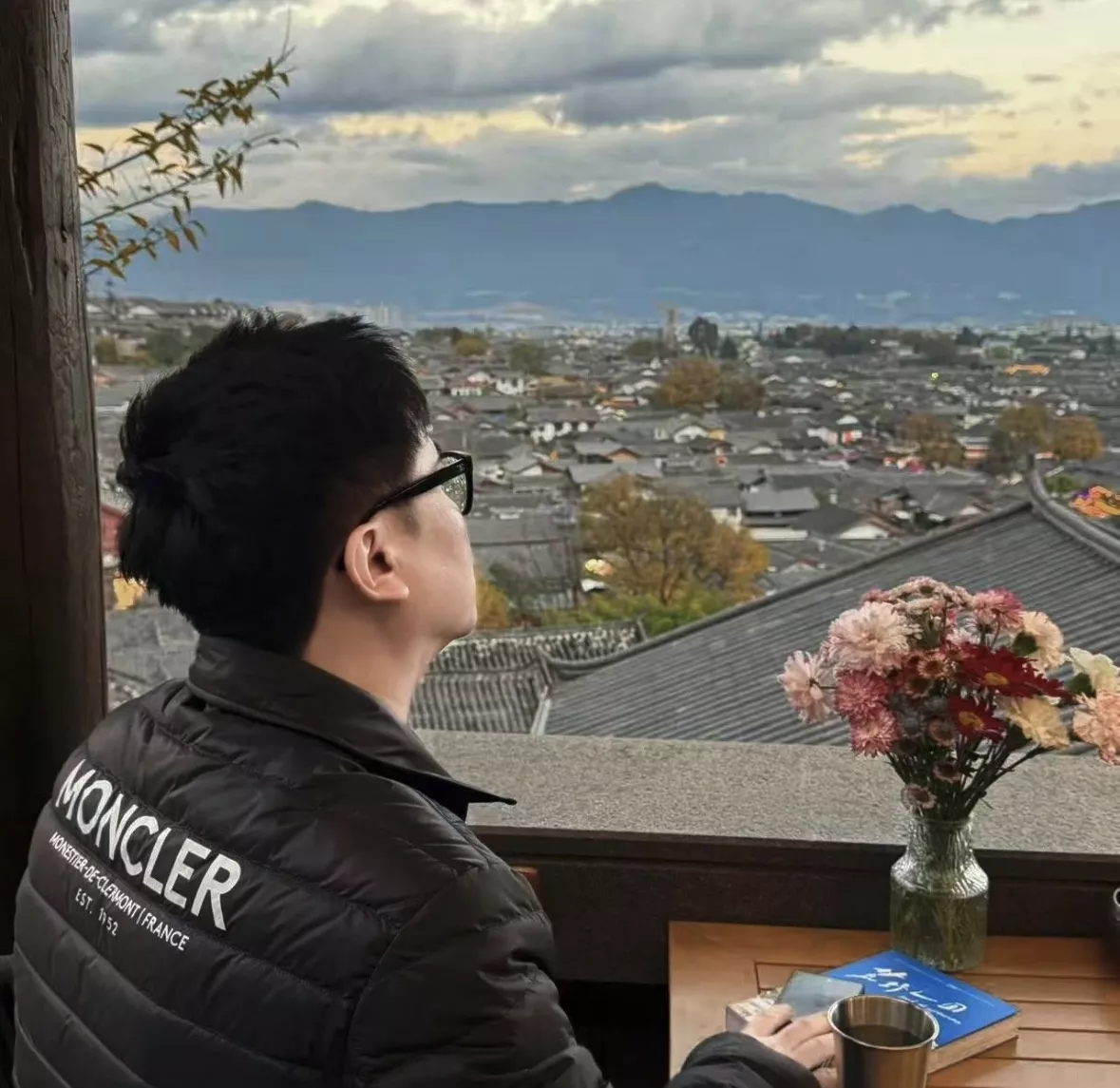 몽클레어 양면 경량 거위털 카라 패딩 재킷 상세 이미지 72