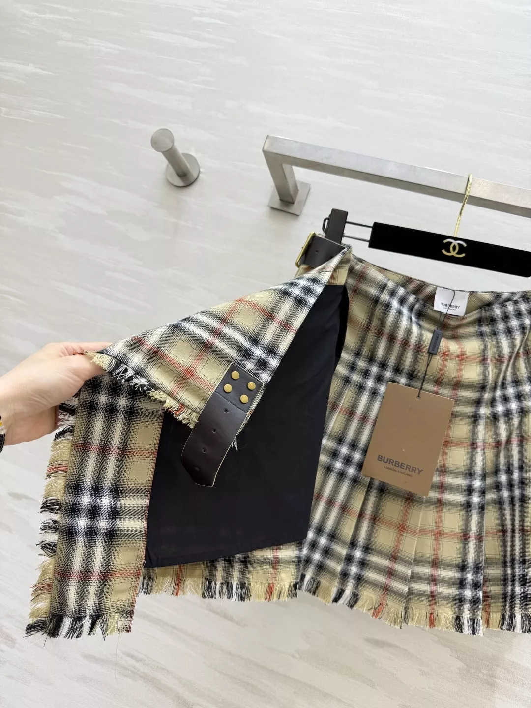 버버리 체크 플리츠 벨트 여성용 미니 스커트 상세 이미지 6