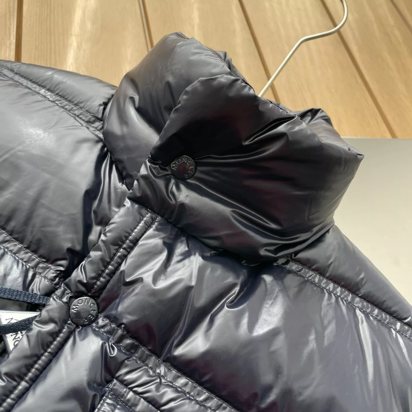 몽클레어 스탠드넥 화이트덕다운 패딩 조끼 상세 이미지 7