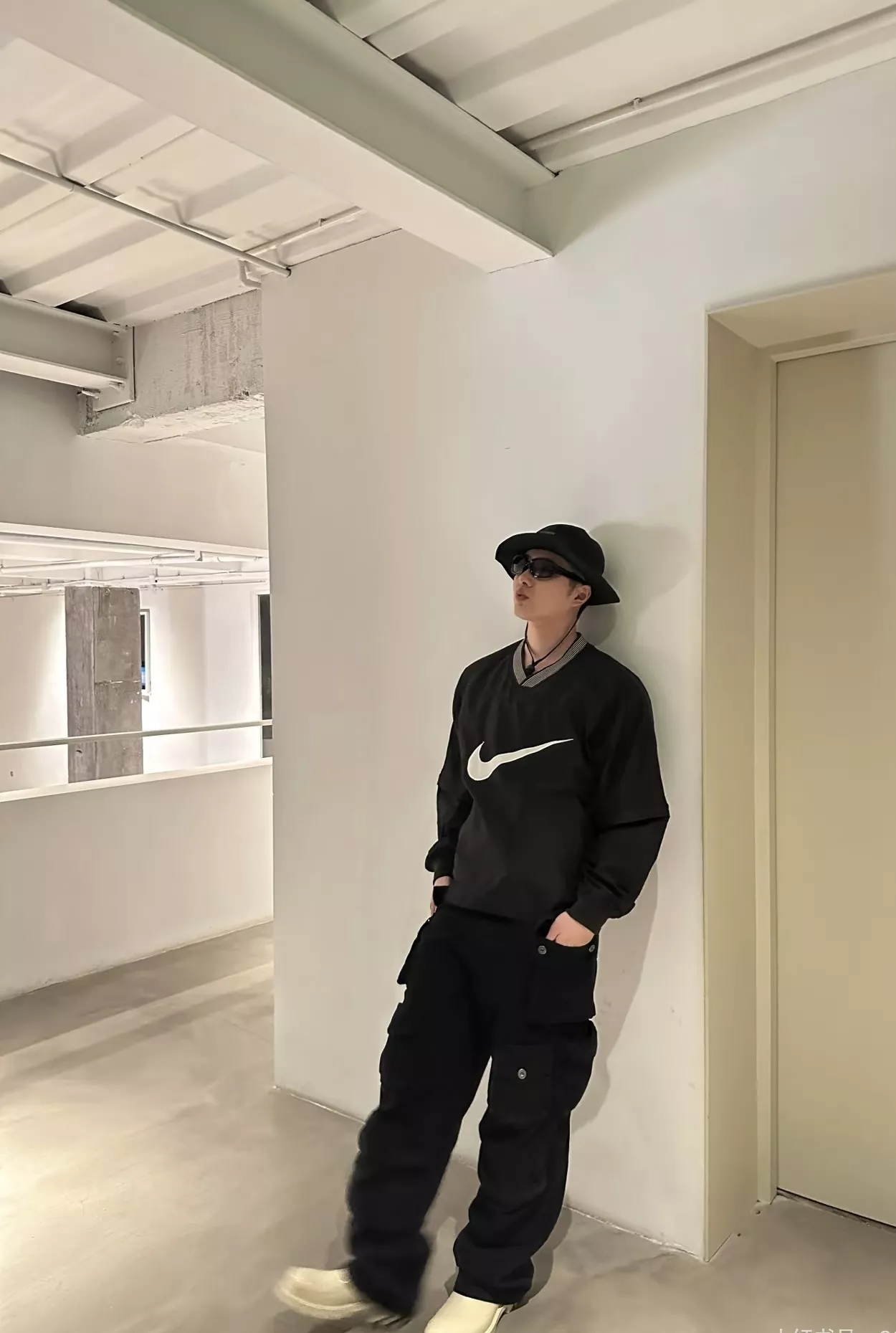 나이키 빅 스우시 루즈핏 크루넥 맨투맨 상세 이미지 19