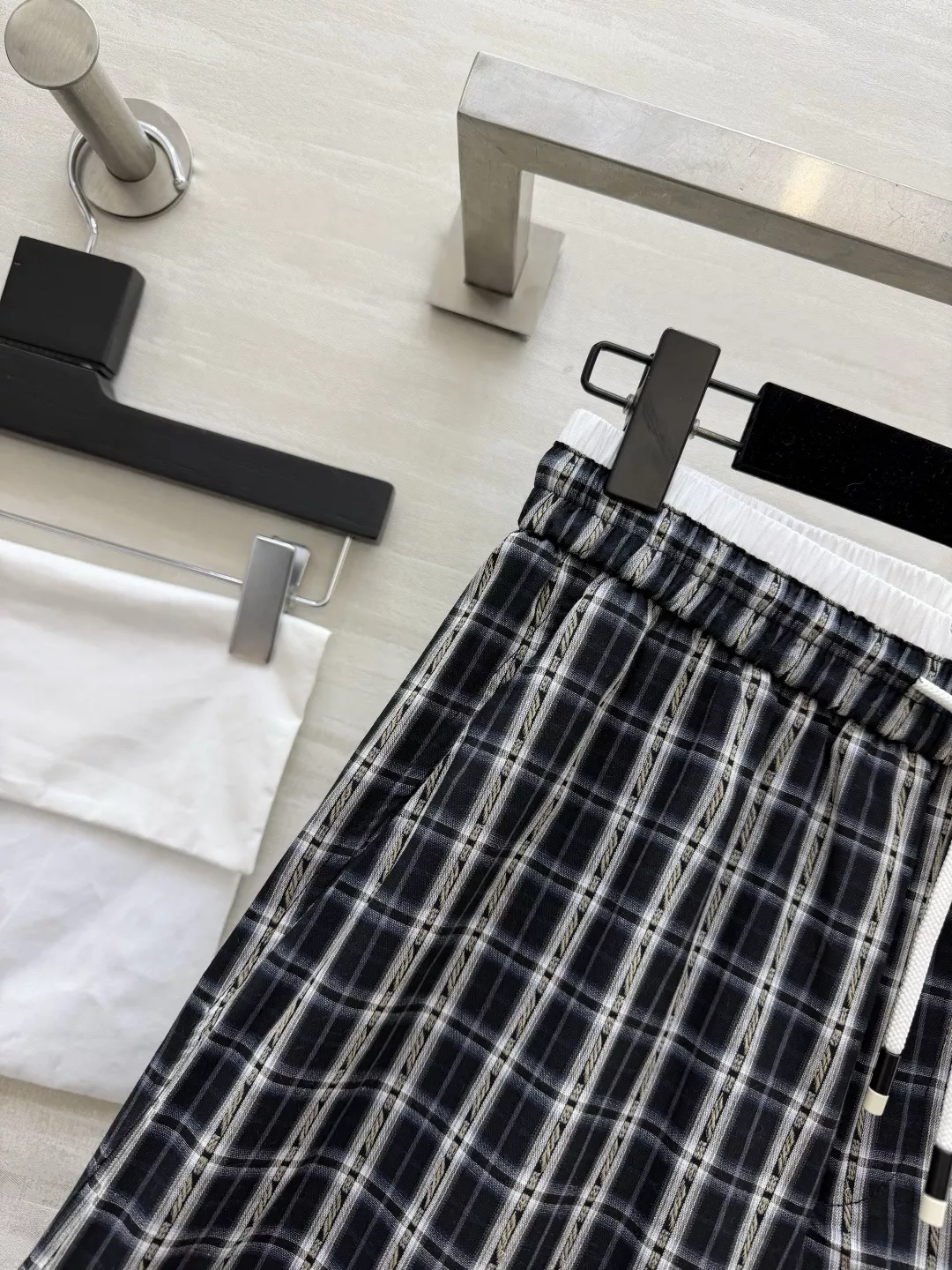 샤넬 복고 체크 와이드 밴딩 팬츠 상세 이미지 2