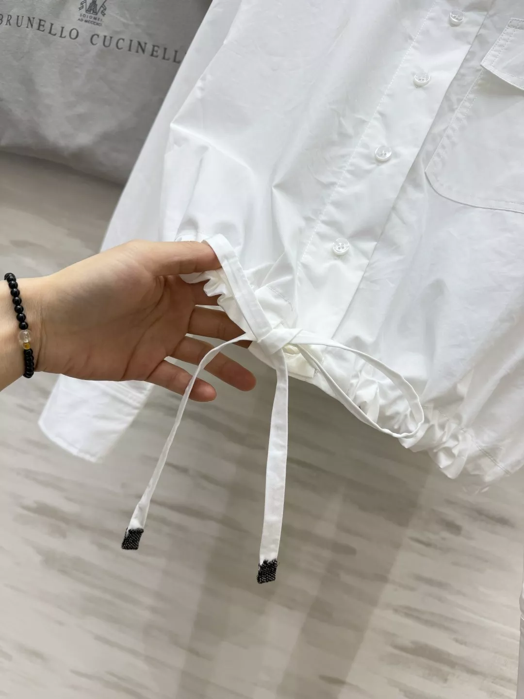 브루넬로쿠치넬리 드로스트링 크롭 코튼 포켓 셔츠 상세 이미지 4