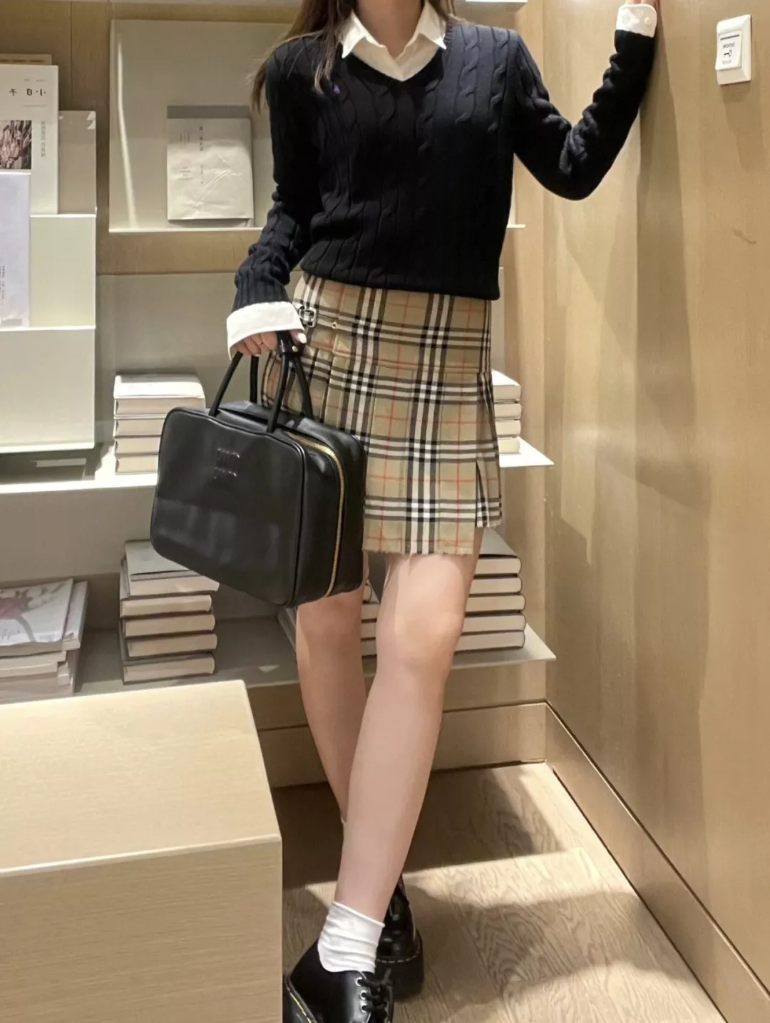 버버리 클래식 체크 비대칭 플리츠 미니 스커트 상세 이미지 14