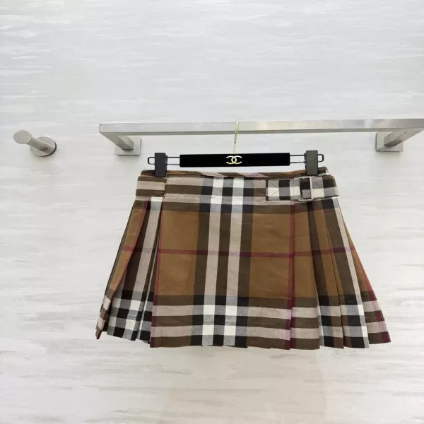 버버리 클래식 체크 플리츠 미니 스커트