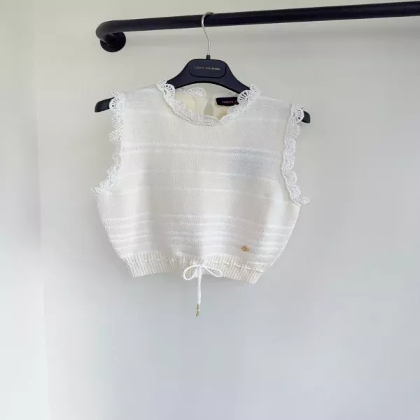 루이비통 레이스 칼라 드로스트링 민소매 니트