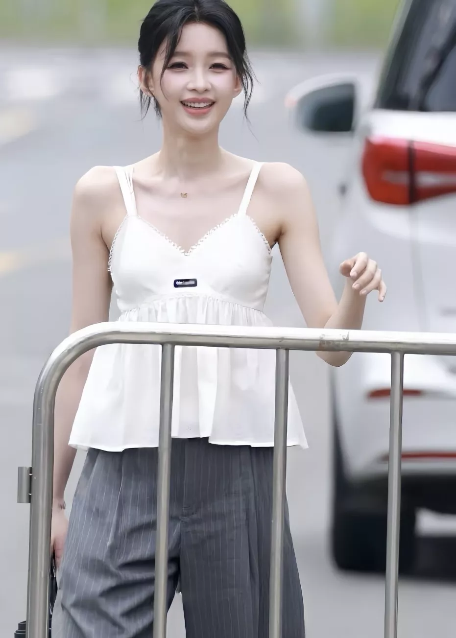 미우미우 자수 리넨 혼방 여성용 탱크탑 상세 이미지 63