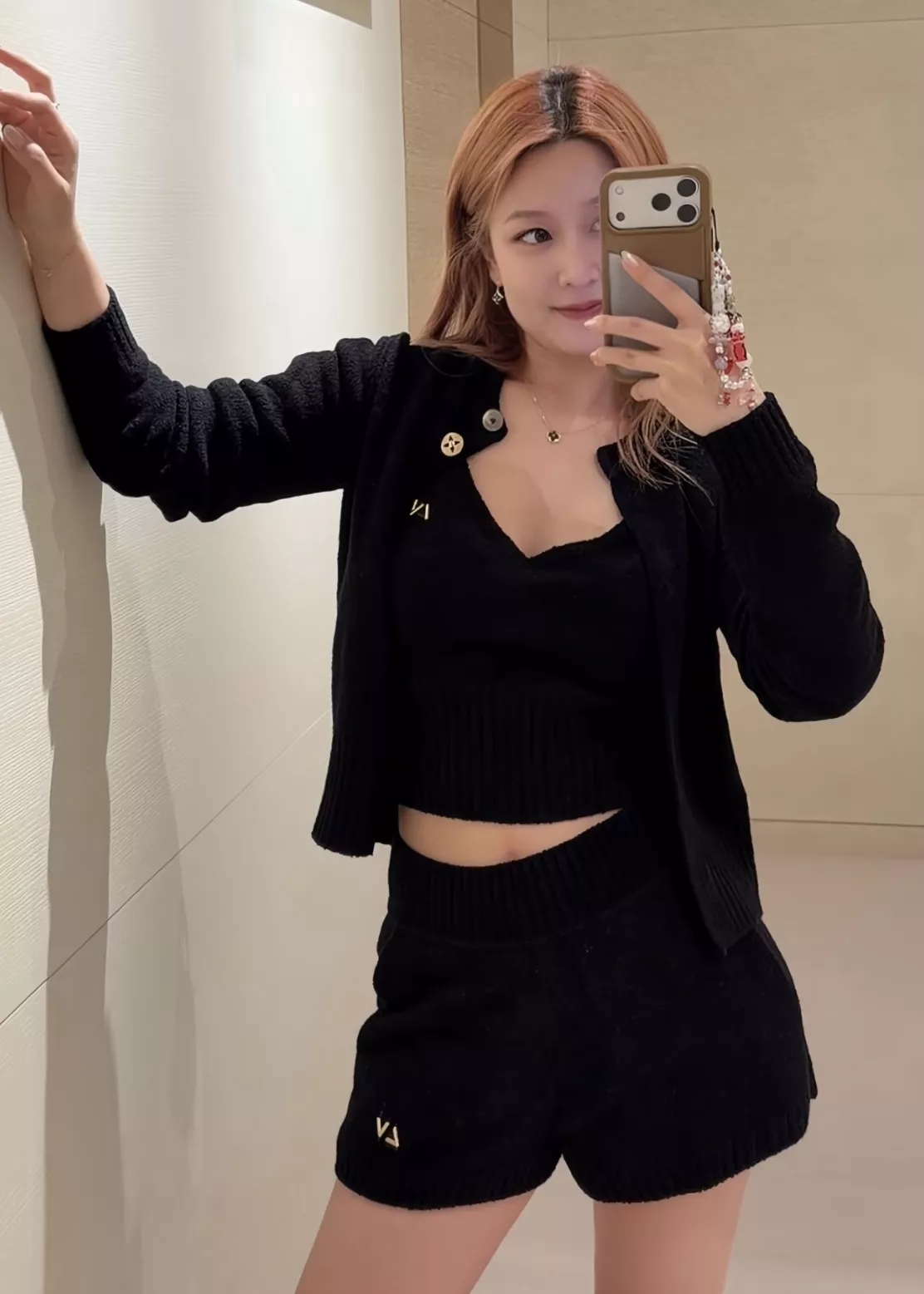 루이비통 울 니트 슬림핏 여성용 하프 팬츠 상세 이미지 22