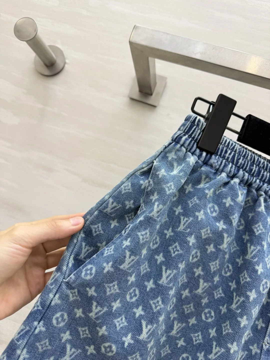 루이비통 모노그램 워싱 레이스 여성용 하프 팬츠 상세 이미지 4