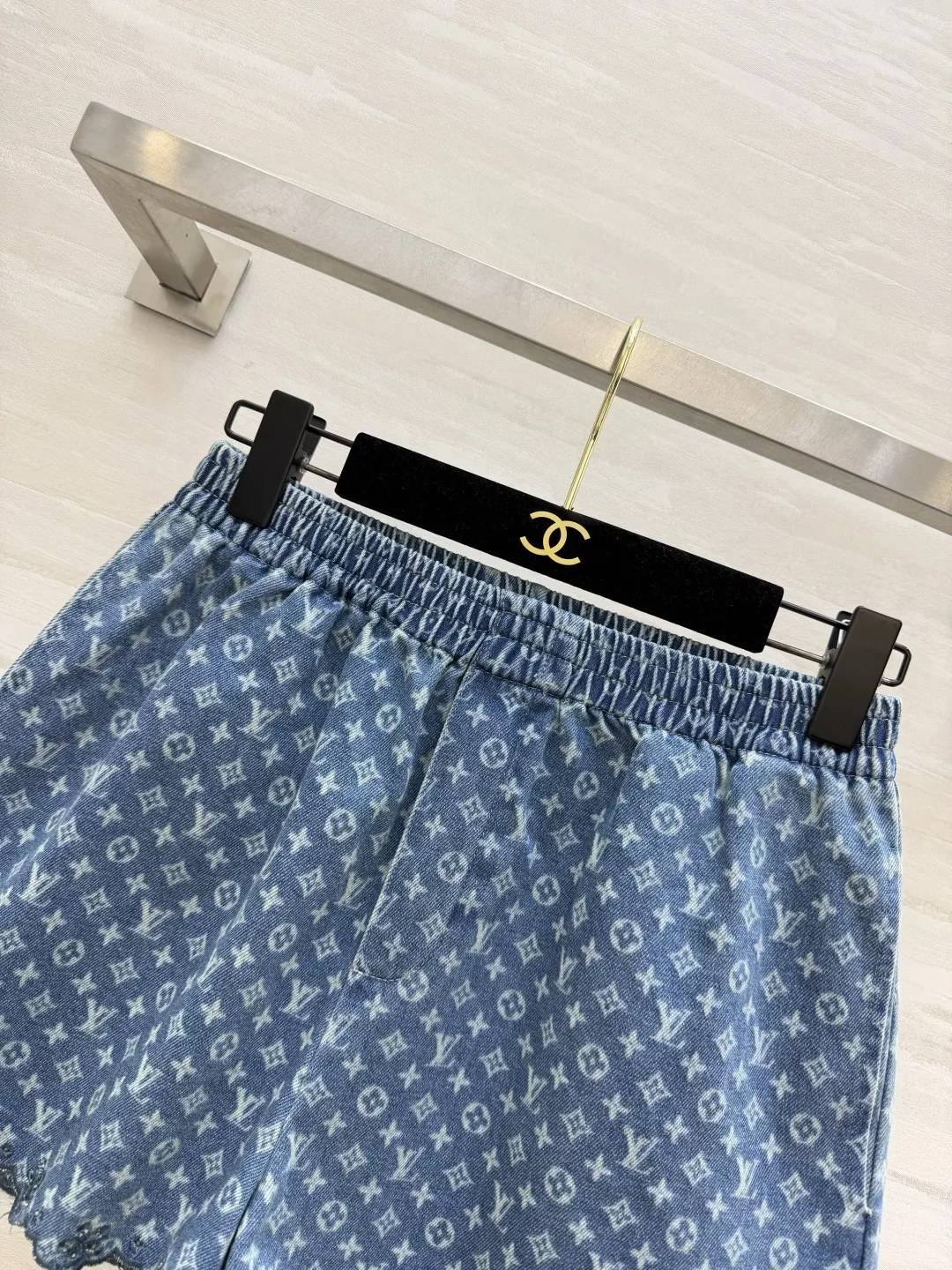 루이비통 모노그램 워싱 레이스 여성용 하프 팬츠 상세 이미지 2
