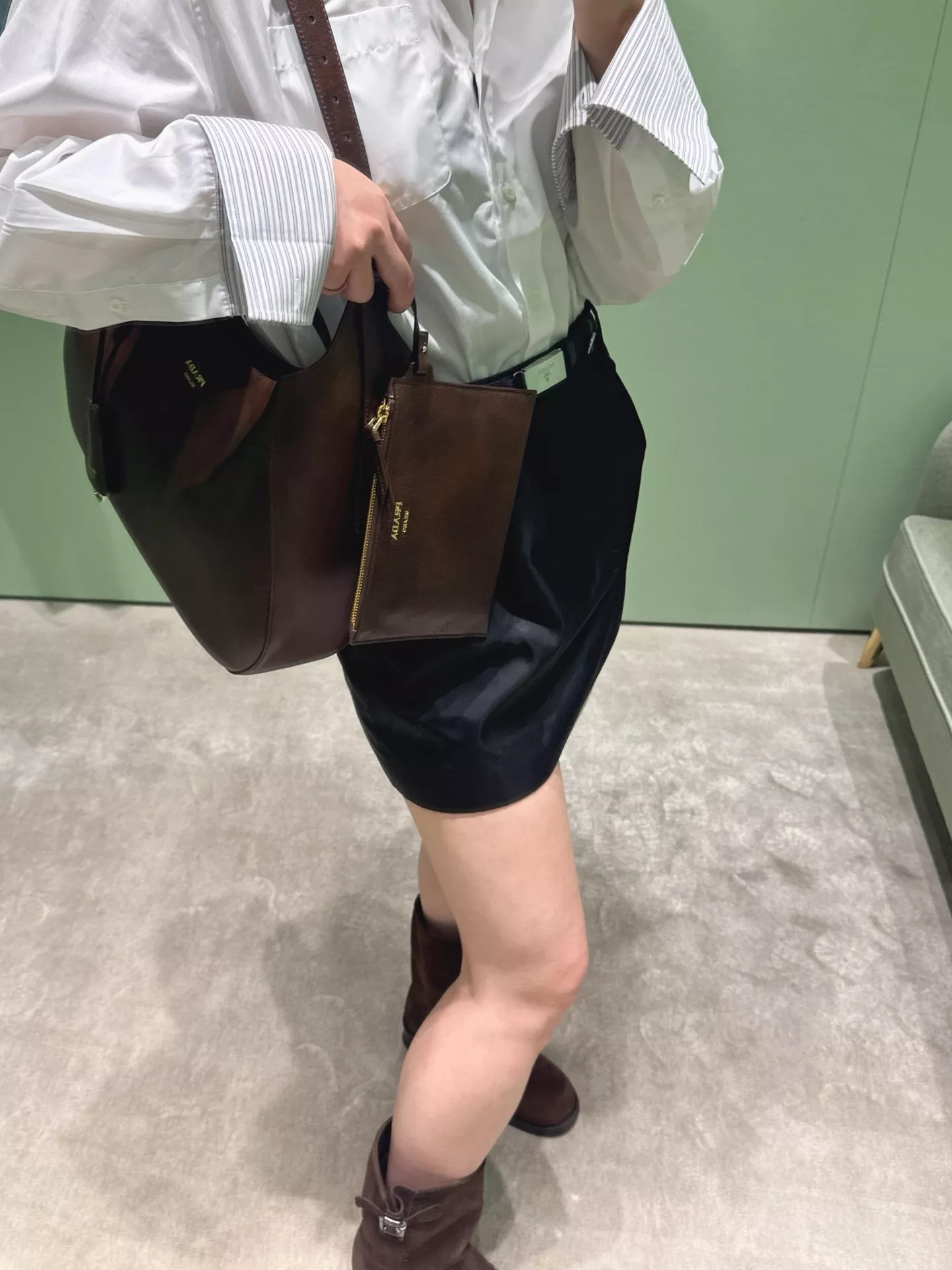 프라다 벨트 구성 입체 재단 여성용 미니 스커트 상세 이미지 18