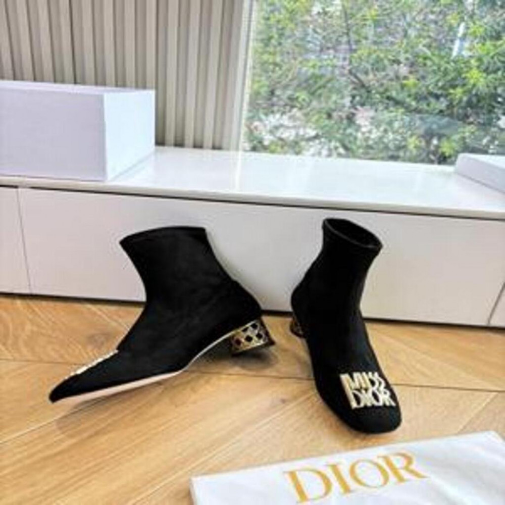 디올 2025 F/W 미스 디올 스웨이드 골드 힐 앵클부츠