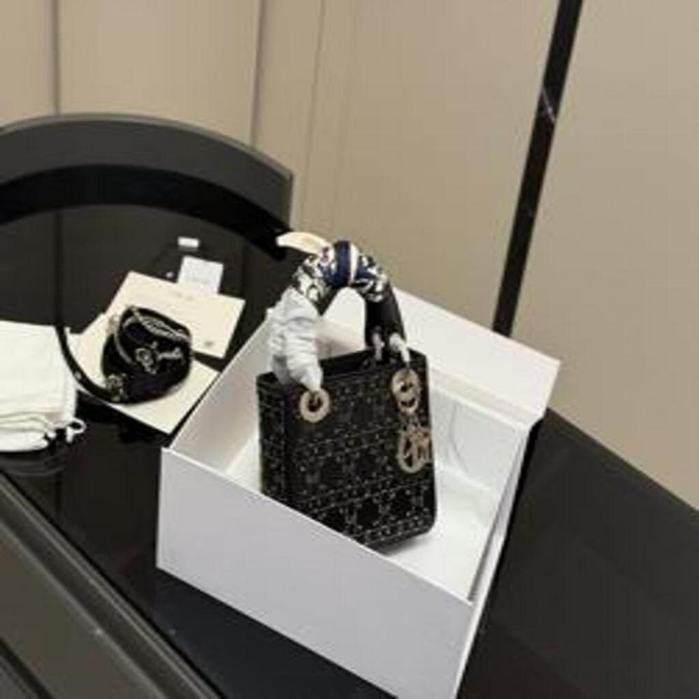 디올 새틴 레이디 토트백