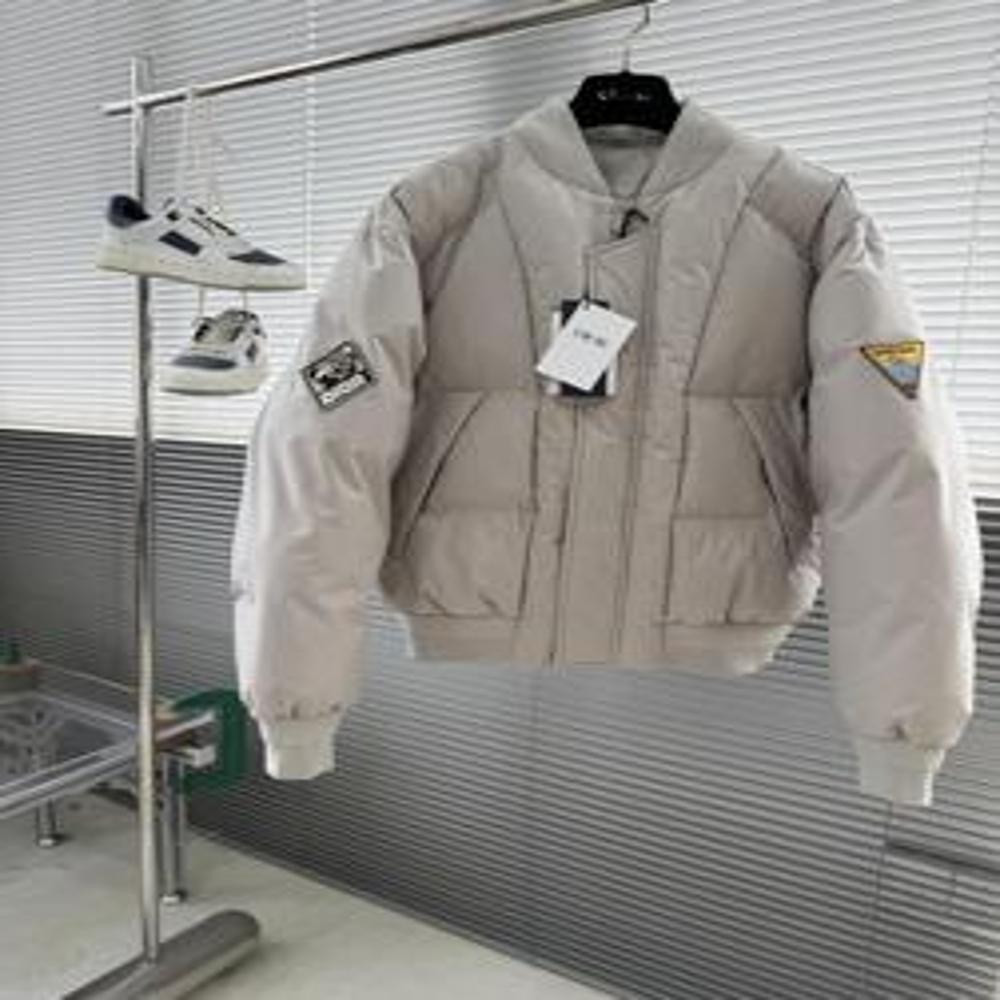 디올 2025 신상 베이스볼 칼라 패딩 재킷