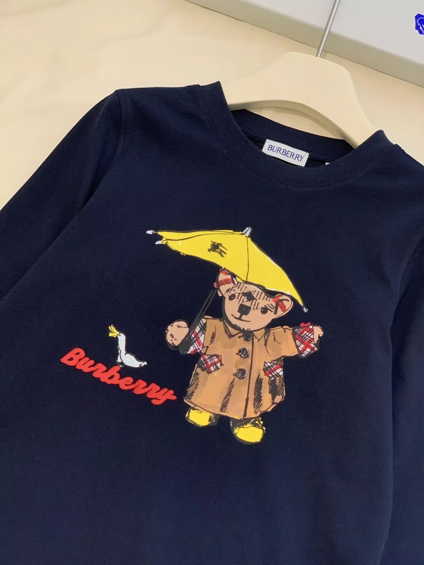 버버리 테디 프린트 코튼 아동용 긴소매 티셔츠 상세 이미지 13