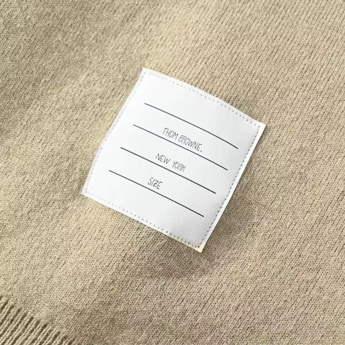 톰브라운 사선 완장 울 캐시미어 남녀공용 긴소매 가디건 상세 이미지 19