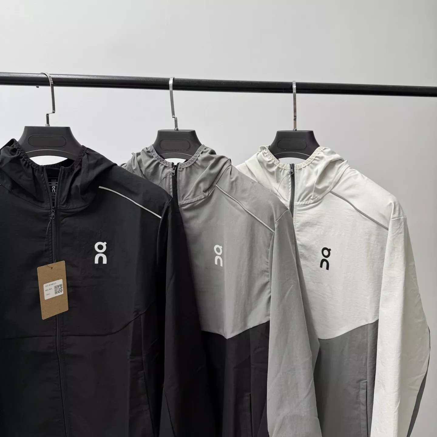 온러닝 경량 반사 배색 남녀공용 후드 재킷 상세 이미지 3
