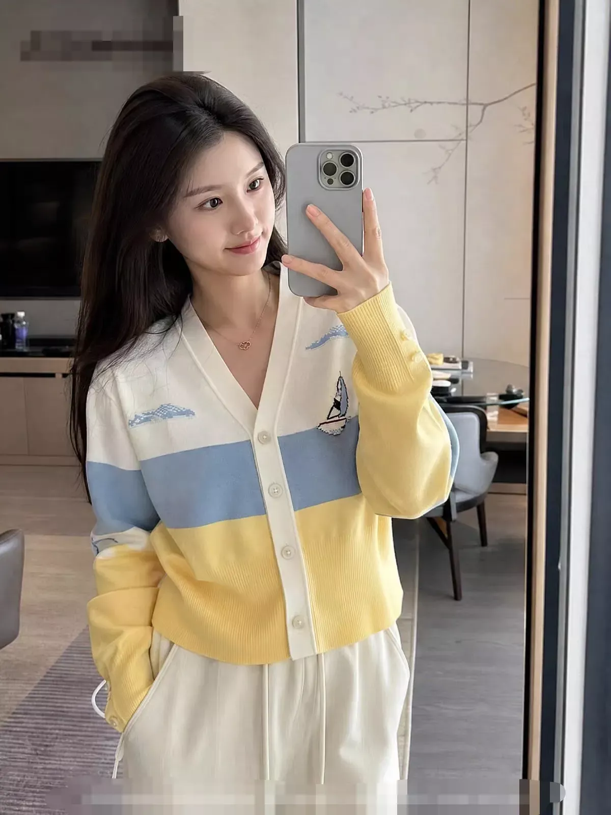 톰브라운 배색 브이넥 자수 여성용 긴소매 가디건 상세 이미지 19