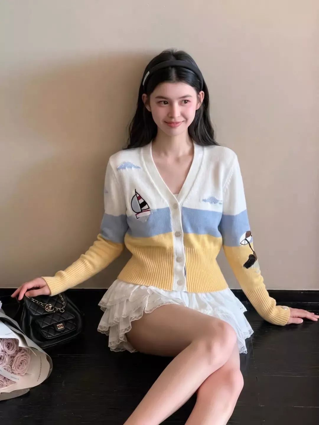 톰브라운 배색 브이넥 자수 여성용 긴소매 가디건 상세 이미지 35
