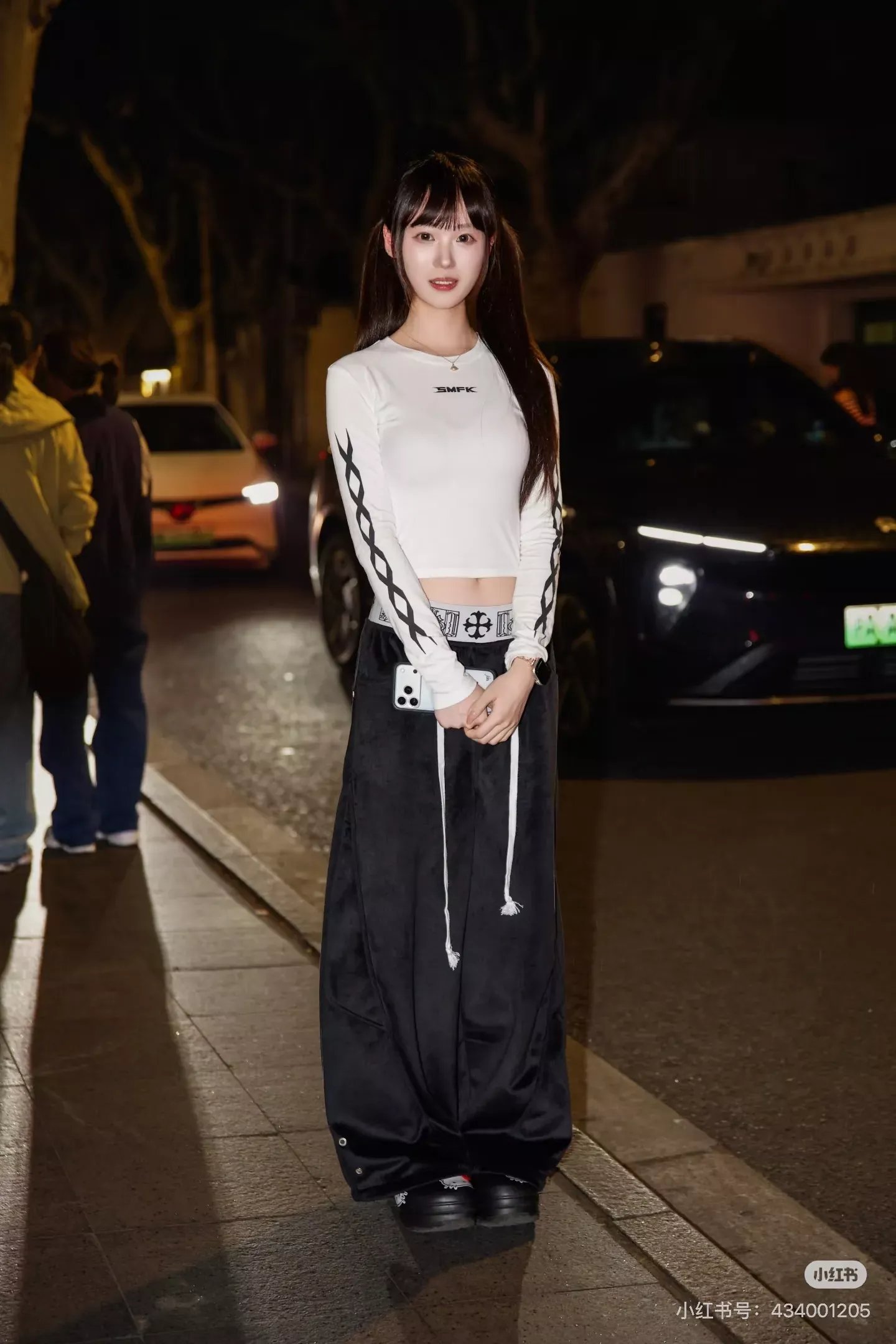 에스엠에프케이 십자가 프린트 슬림핏 여성용 긴소매 티셔츠 상세 이미지 22