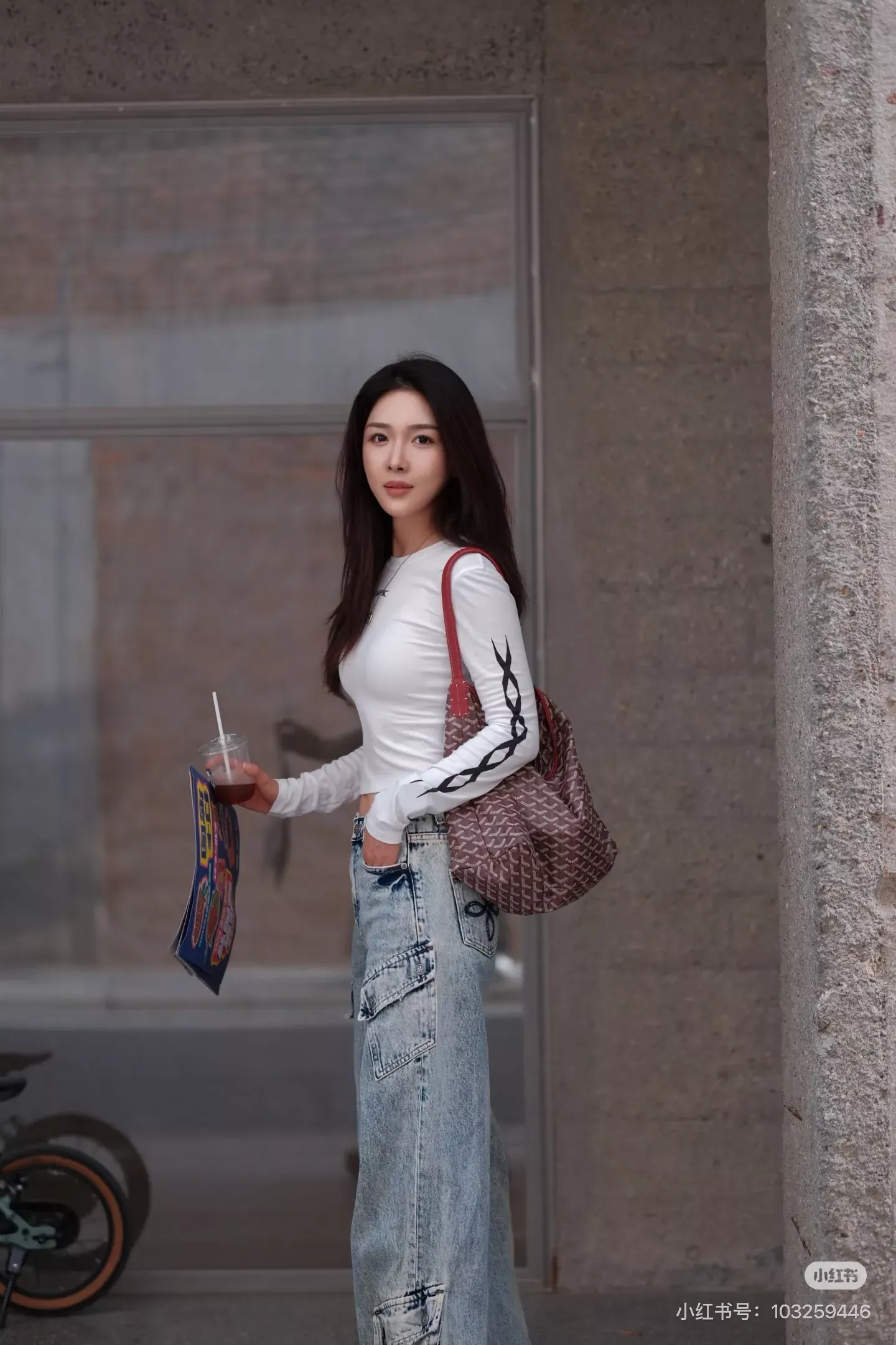에스엠에프케이 십자가 프린트 슬림핏 여성용 긴소매 티셔츠 상세 이미지 27