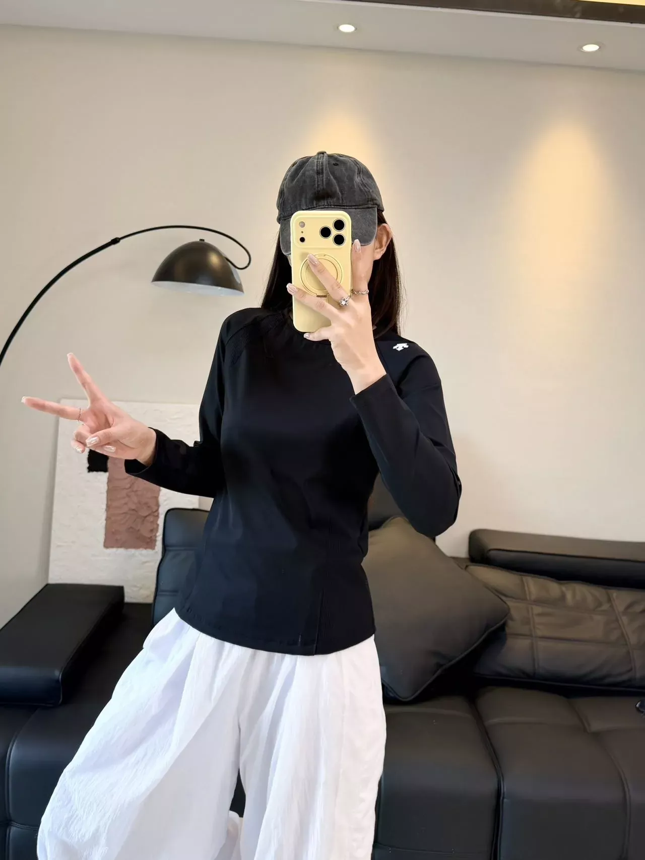 데상트 배색 절개 흡습속건 여성용 긴소매 티셔츠 상세 이미지 39