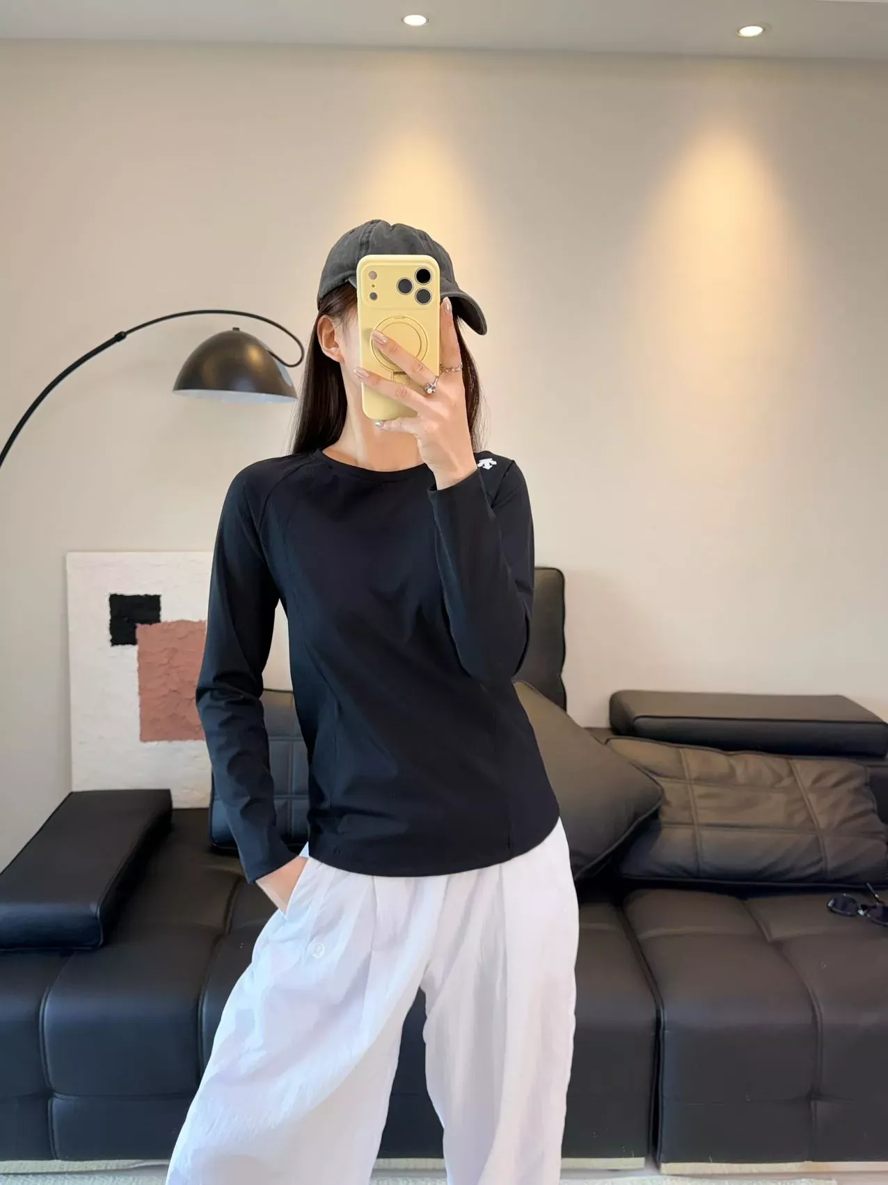 데상트 배색 절개 흡습속건 여성용 긴소매 티셔츠 상세 이미지 40