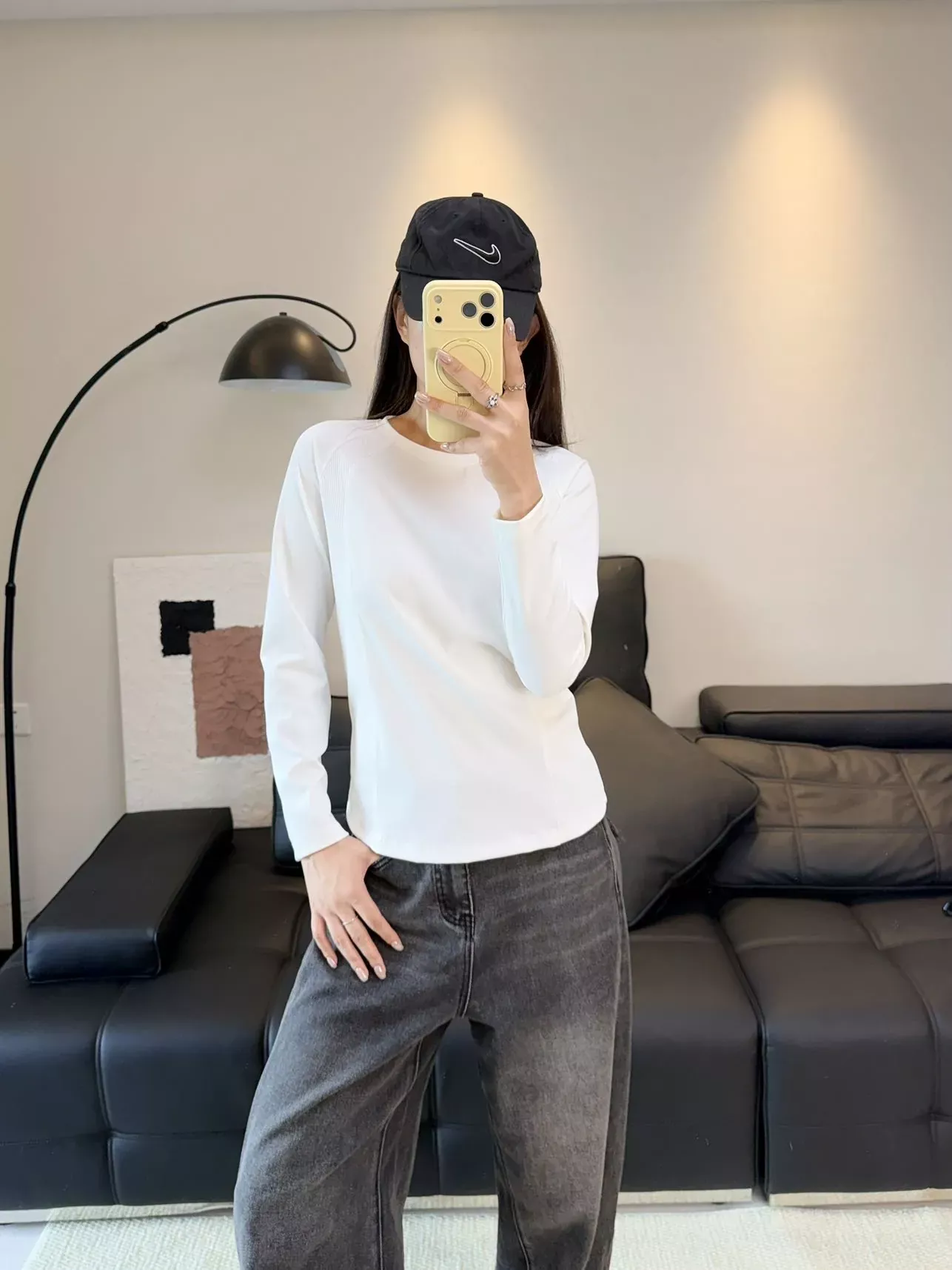 데상트 배색 절개 흡습속건 여성용 긴소매 티셔츠 상세 이미지 42