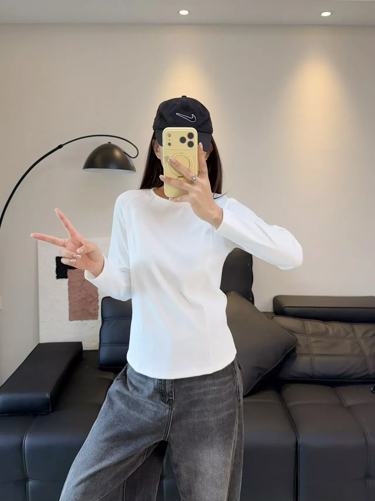 데상트 배색 절개 흡습속건 여성용 긴소매 티셔츠 상세 이미지 43