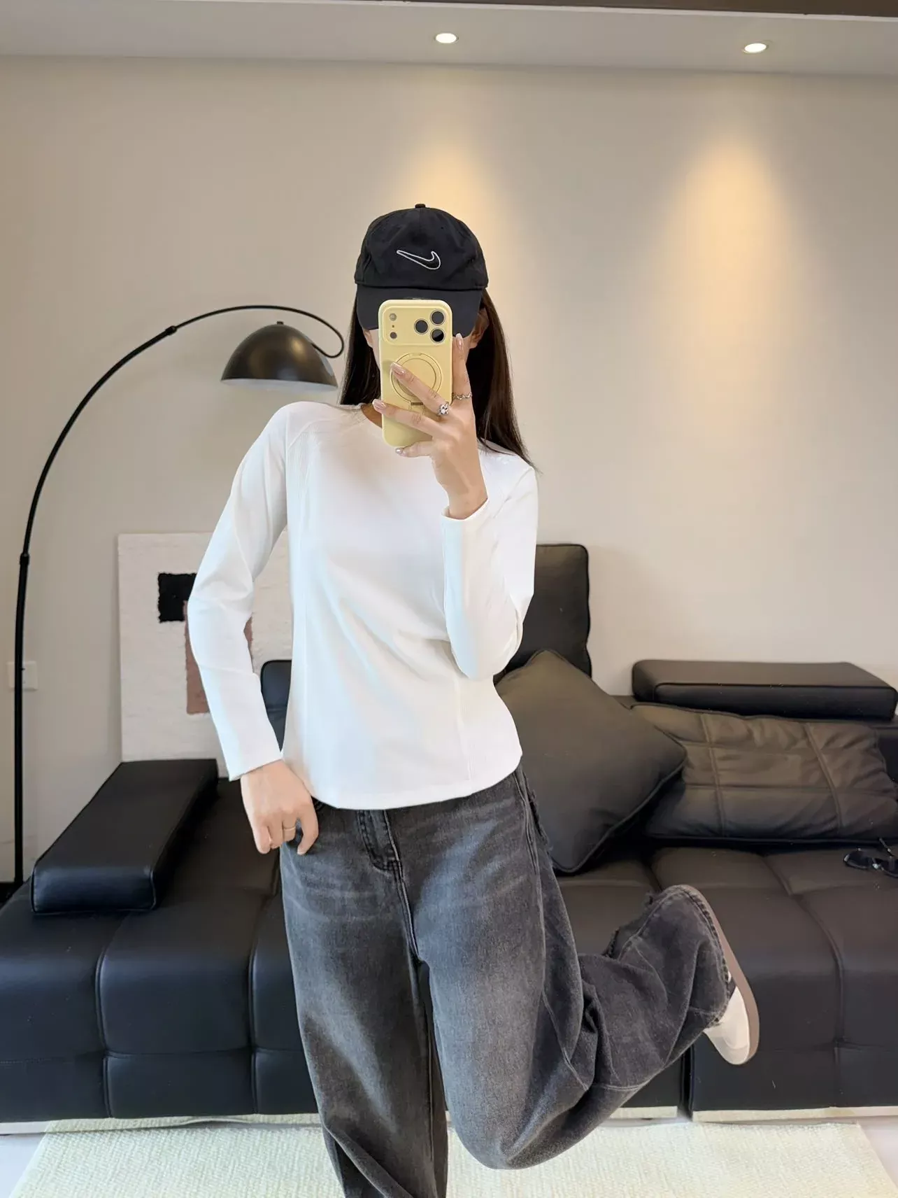 데상트 배색 절개 흡습속건 여성용 긴소매 티셔츠 상세 이미지 44