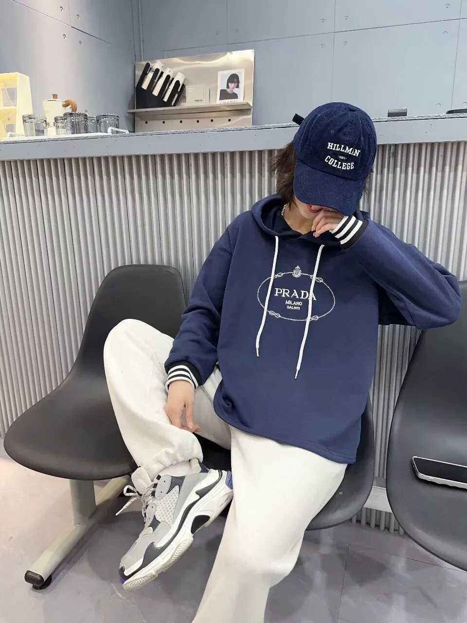 프라다 자수 로고 코튼 여성용 후드 티셔츠 상세 이미지 12