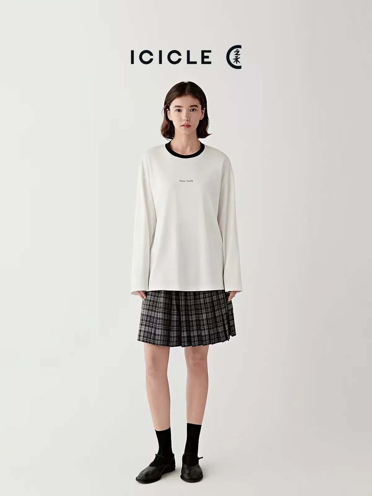 아이시클 배색 넥 긴소매 여성용 긴소매 티셔츠 상세 이미지 2