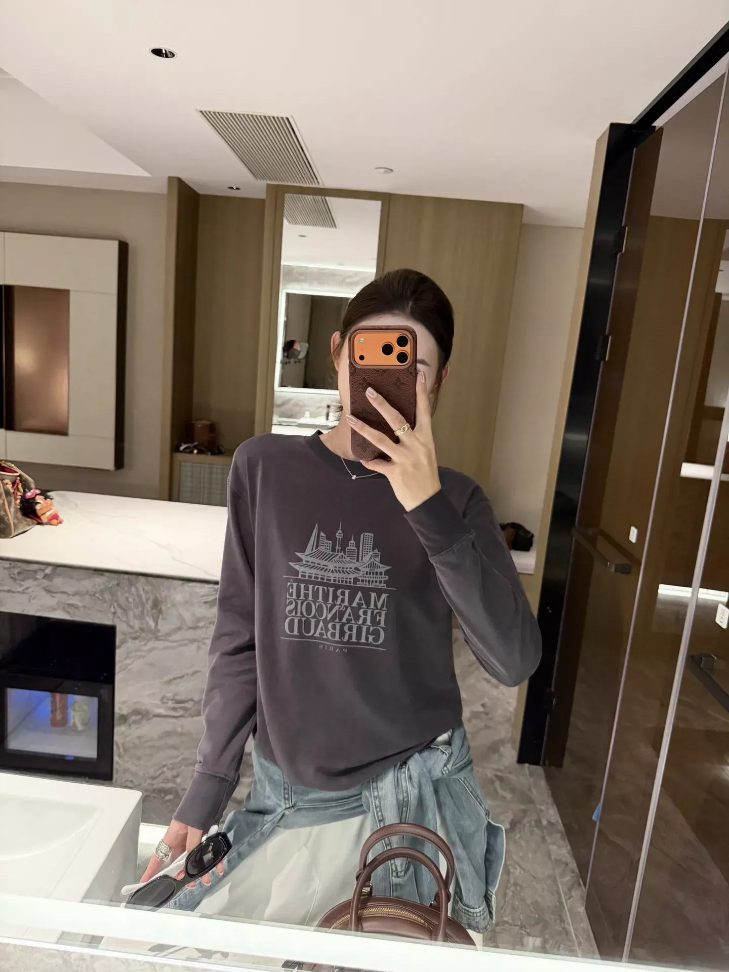 마리떼 건축 프린트 루즈핏 여성용 긴소매 티셔츠 상세 이미지 54
