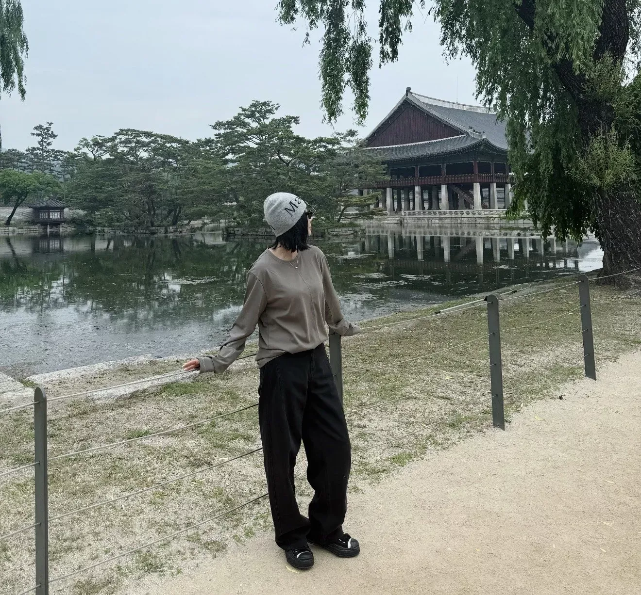 랄프로렌 포켓 자수 코튼 남녀공용 긴소매 티셔츠 상세 이미지 36