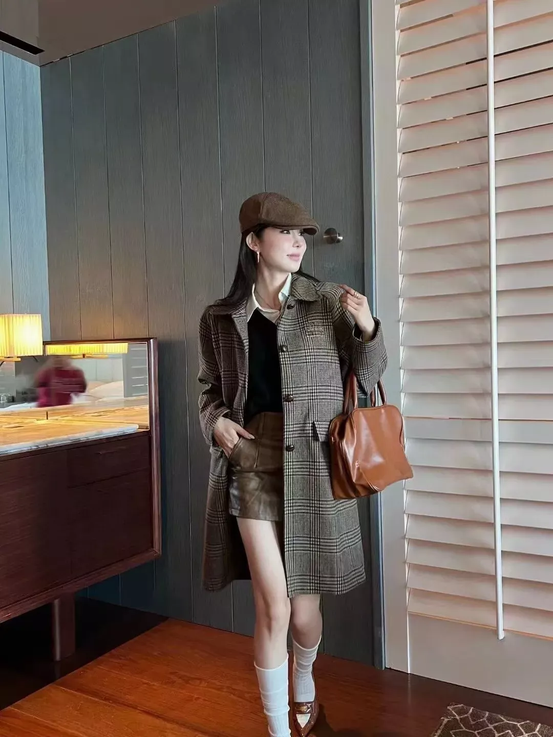 미우미우 복고 체크 카라 여성용 롱 코트 상세 이미지 19