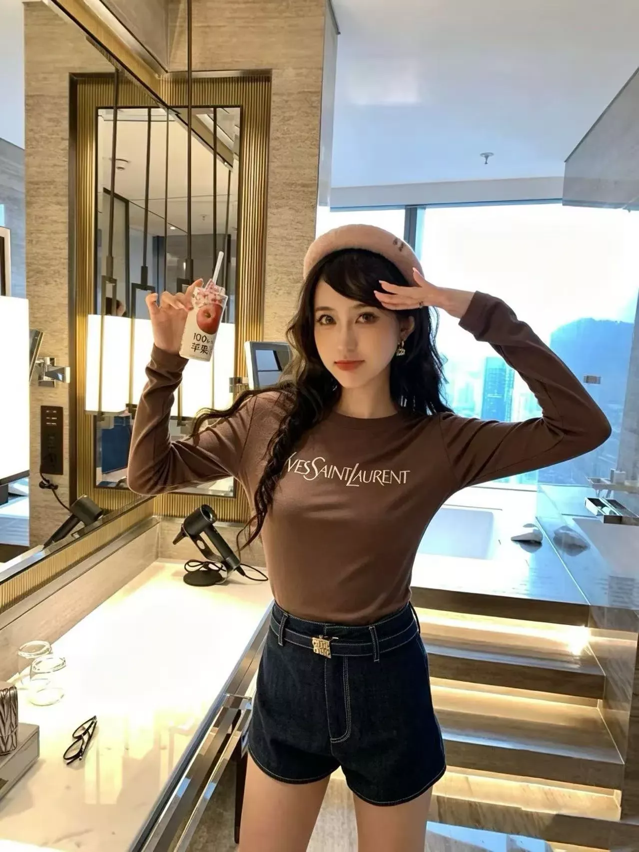 입생로랑 레터링 프린트 코튼 여성용 긴소매 티셔츠 상세 이미지 30