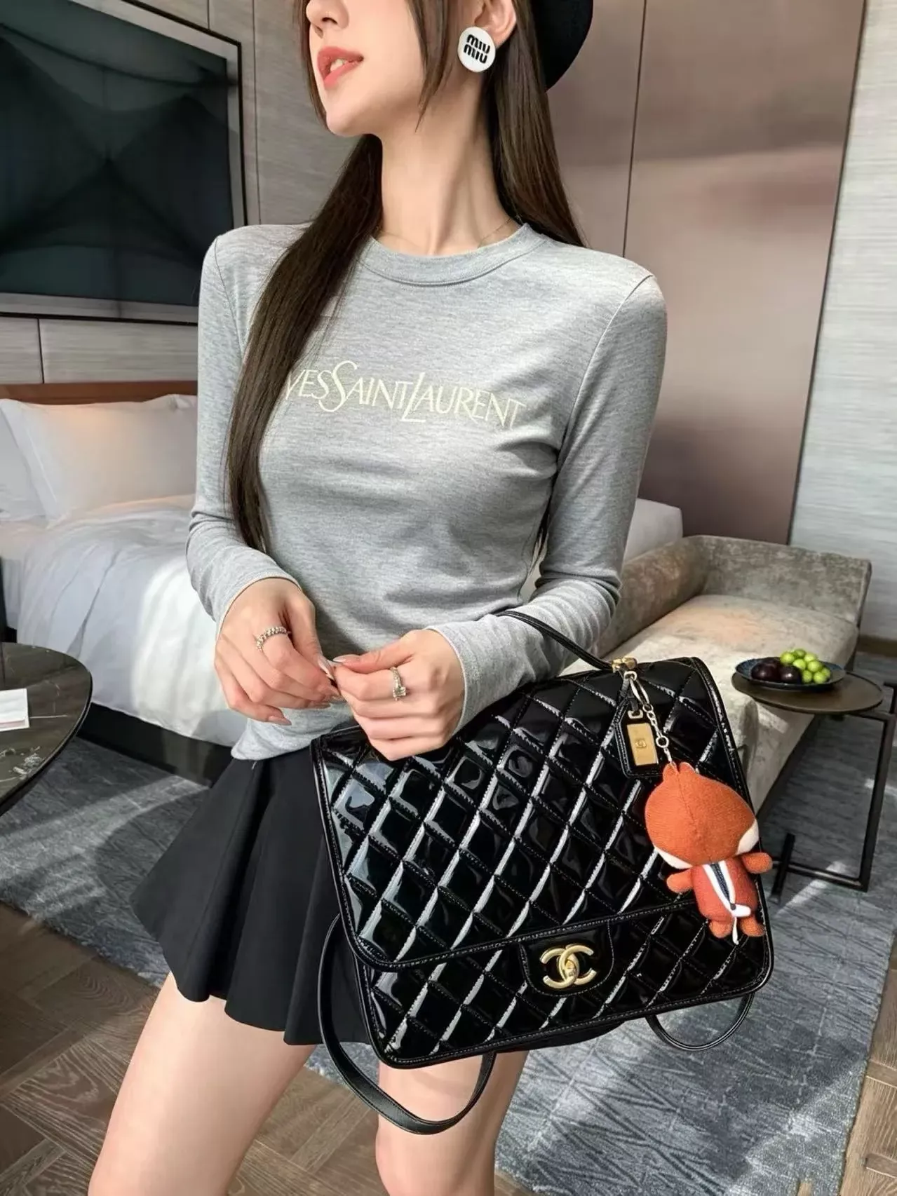 입생로랑 레터링 프린트 코튼 여성용 긴소매 티셔츠 상세 이미지 33