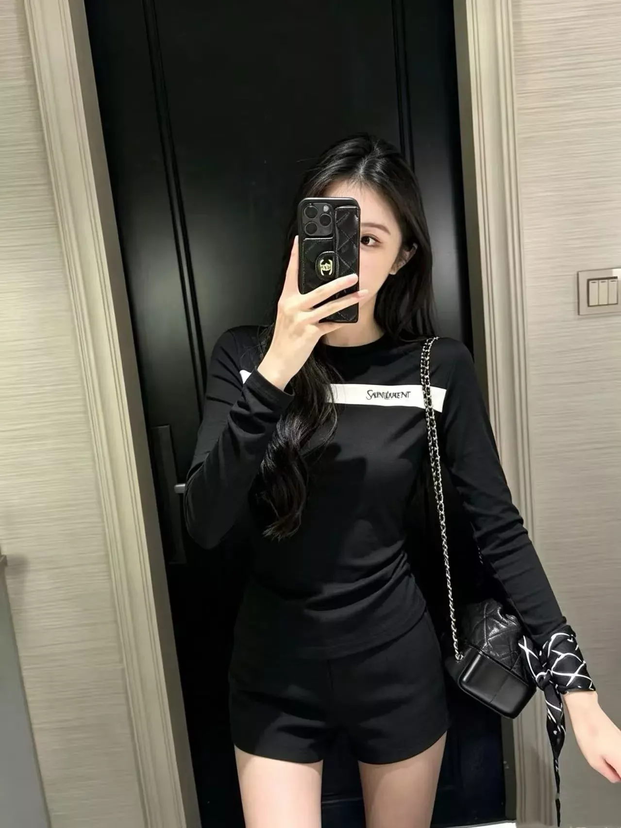 입생로랑 배색 스트라이프 자수 여성용 긴소매 티셔츠 상세 이미지 37